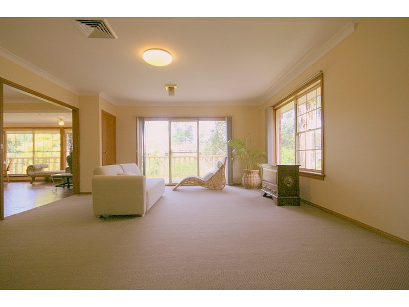 14 Blairgowie Place, Oatlands NSW 2117