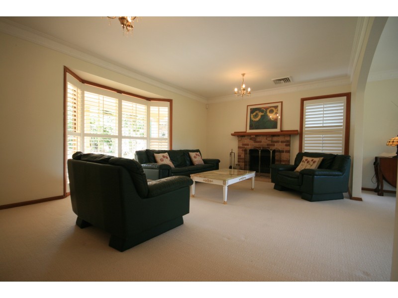 14 Blairgowie Place, Oatlands NSW 2117