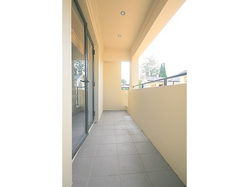 2/125 Bettington Road, Oatlands NSW 2117