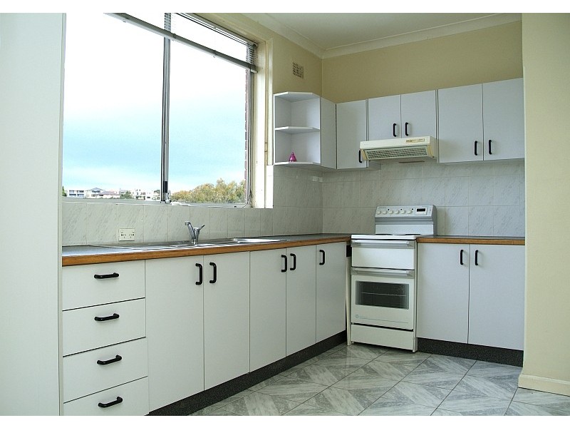 1/20 Hilltop Avenue, Marrickville NSW 2204