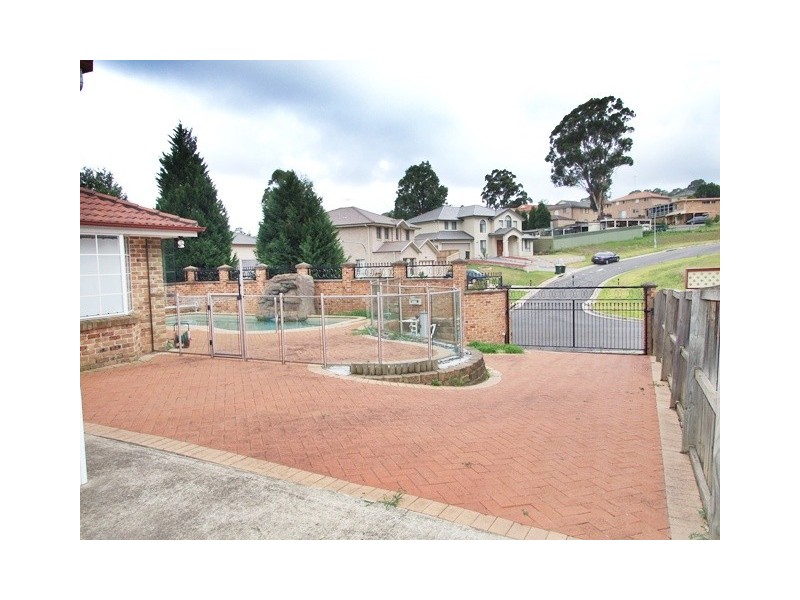 1 Clifton Pl, Cherrybrook NSW 2126