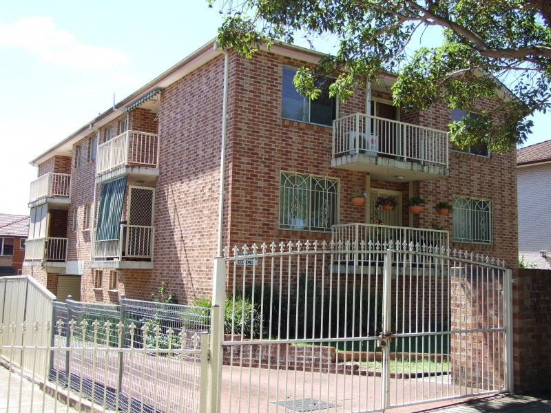 2/95 Ninth Ave, Campsie NSW 2194