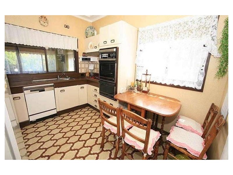 11 Brabyn St, Denistone East NSW 2112