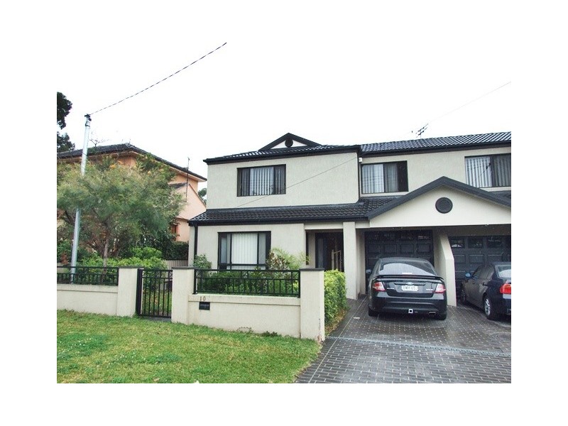 10 Fairland Ave, Greenacre NSW 2190