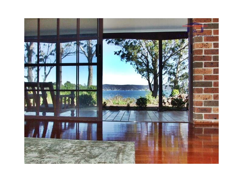 330 Avoca Dr, Green Point NSW 2251