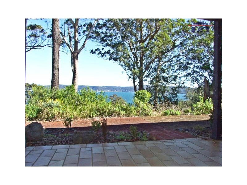 330 Avoca Dr, Green Point NSW 2251