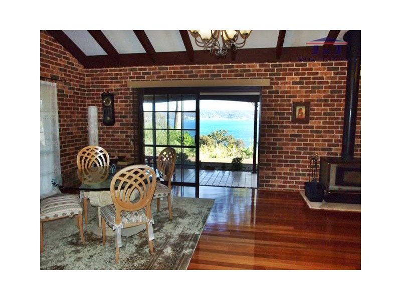 330 Avoca Dr, Green Point NSW 2251