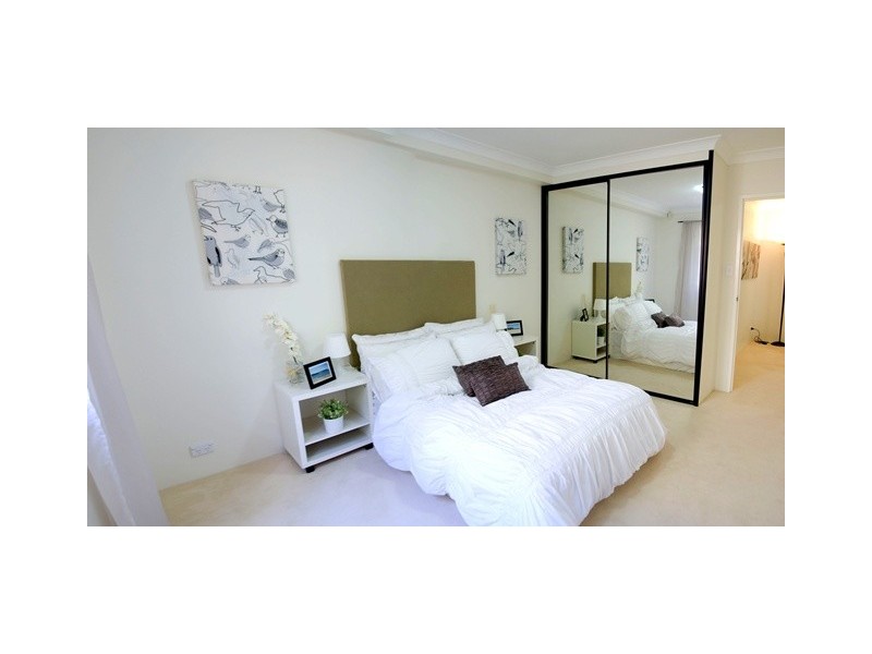 2/8 Hornsey Rd, Homebush West NSW 2140