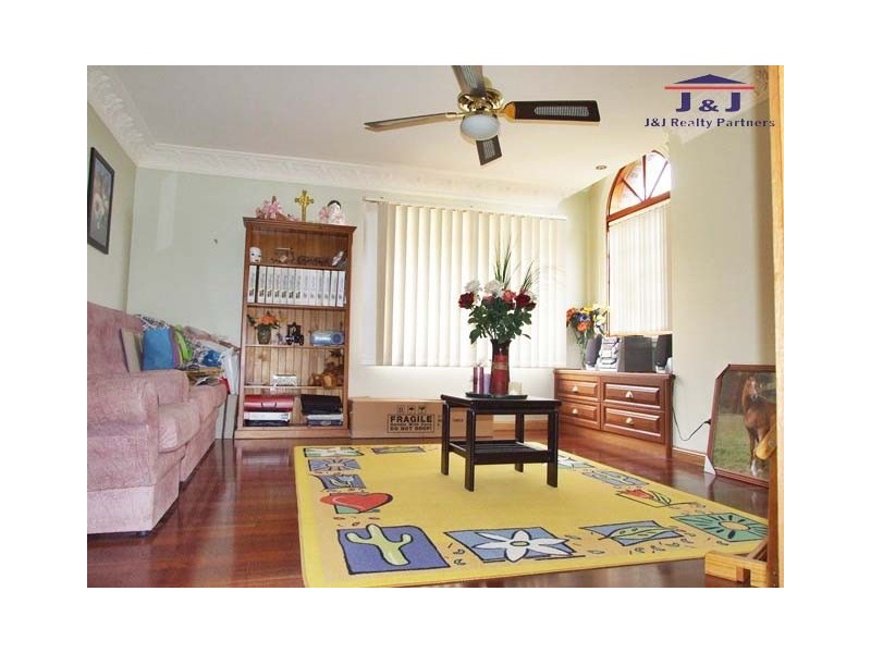 12 Cascade Ave, Glenmore Park NSW 2745