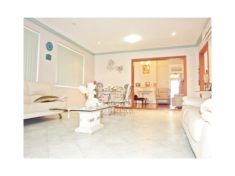 16 Esher St, Burwood NSW 2134