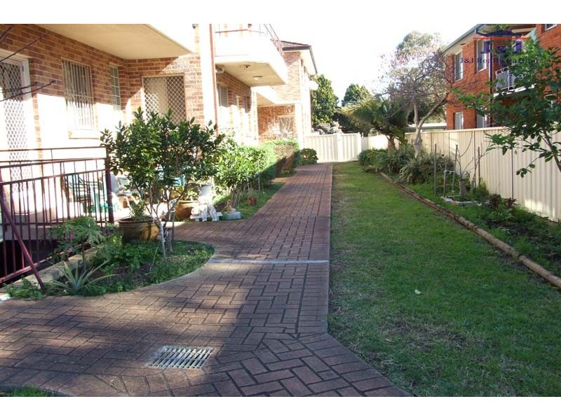 2/106 Duke St, Campsie NSW 2194