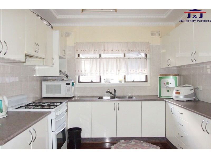 68 Carnarvon St, Silverwater NSW 2128