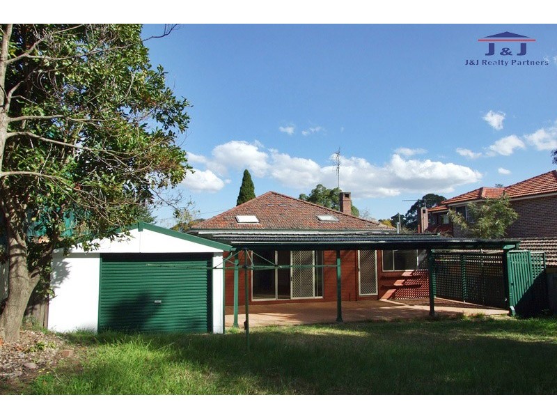 13 Terry Rd, Eastwood NSW 2122