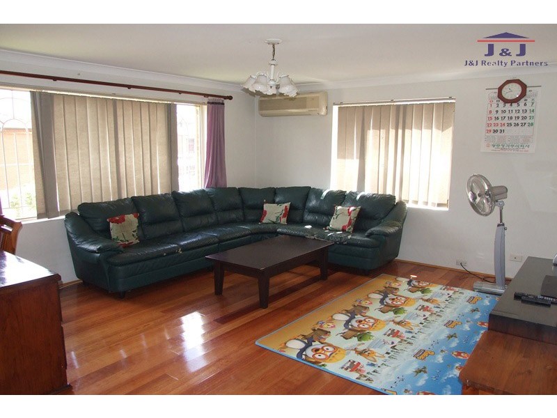 2/95 Ninth Ave, Campsie NSW 2194