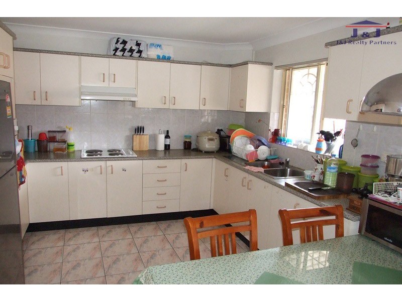 2/95 Ninth Ave, Campsie NSW 2194