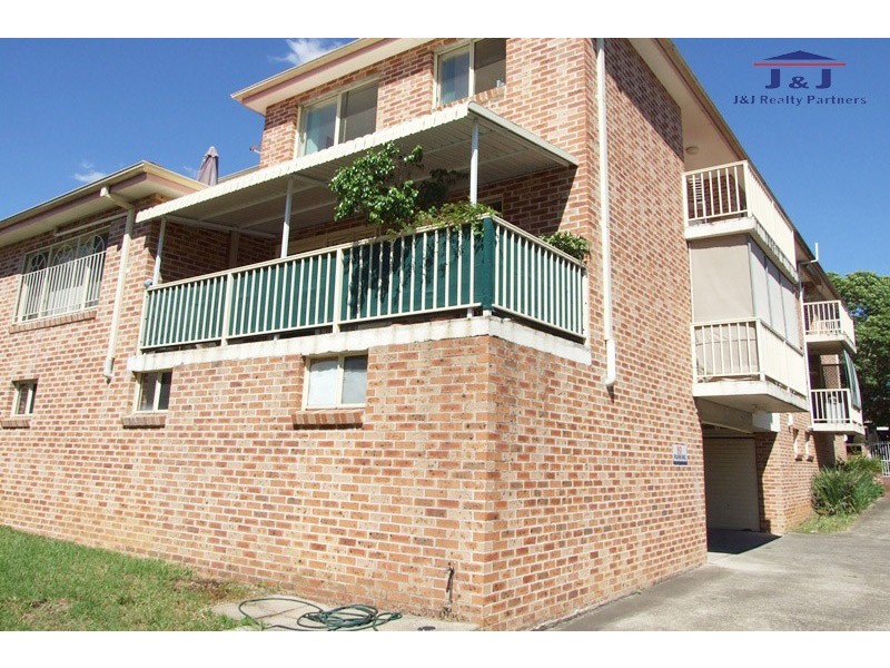 2/95 Ninth Ave, Campsie NSW 2194