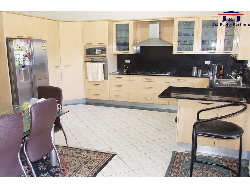 33 Defoe St, Wiley Park NSW 2195