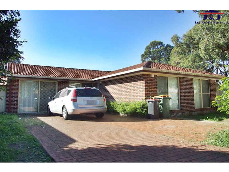 31 Norfolk St, Greenacre NSW 2190