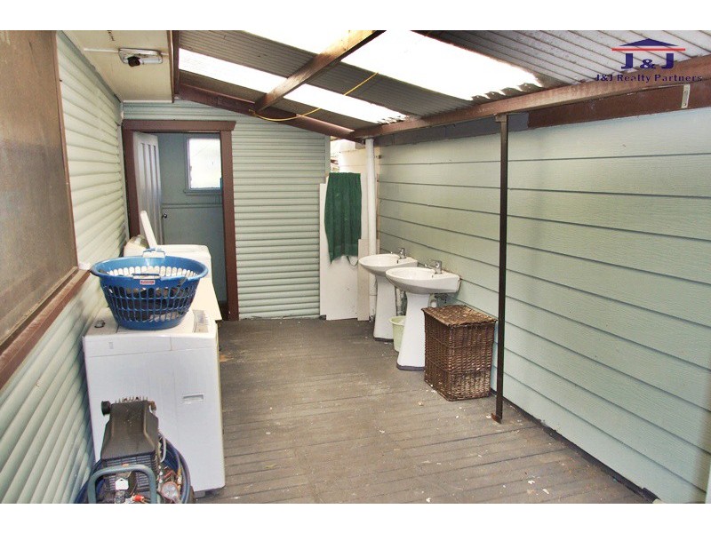 7 Robertson St, Merrylands NSW 2160