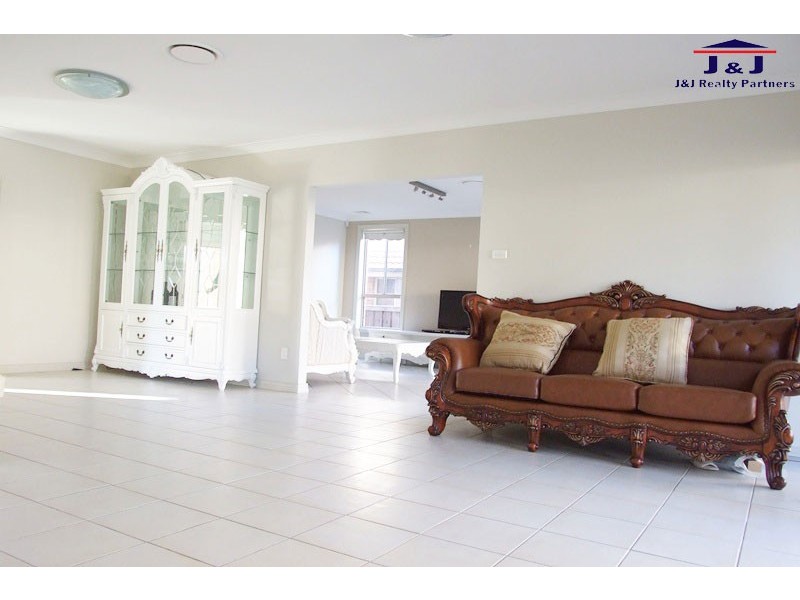 31 Pentonville Pde, Castle Hill NSW 2154