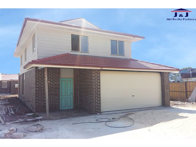 9/2 Literature Pl, Blackett NSW 2770