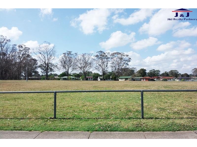 6/2 Literature Pl, Blackett NSW 2770