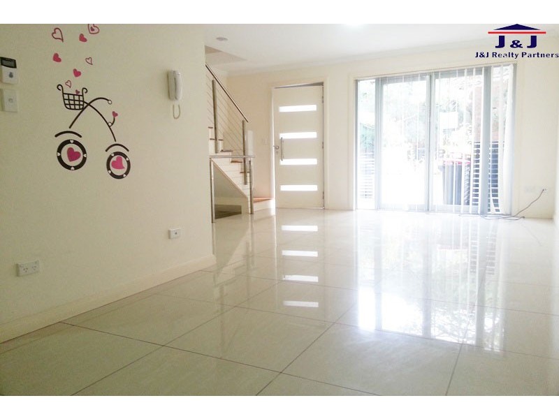 2/13 Oxford St, Burwood NSW 2134