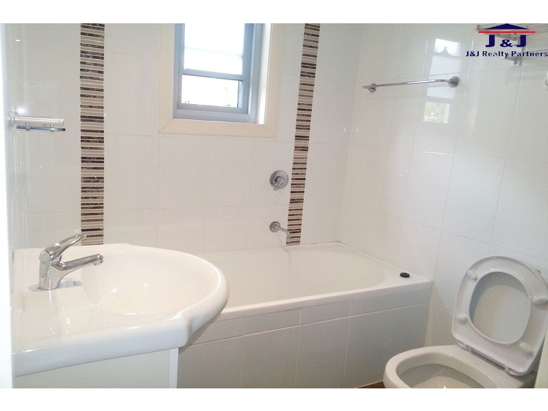 2/13 Oxford St, Burwood NSW 2134