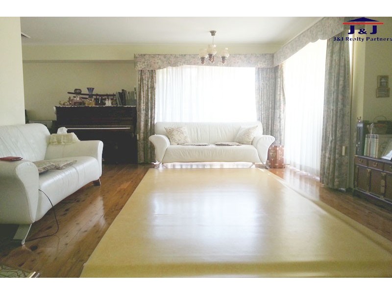 19 Caledonian Ave, Winston Hills NSW 2153