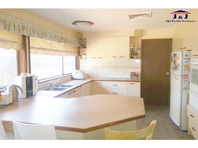 19 Caledonian Ave, Winston Hills NSW 2153