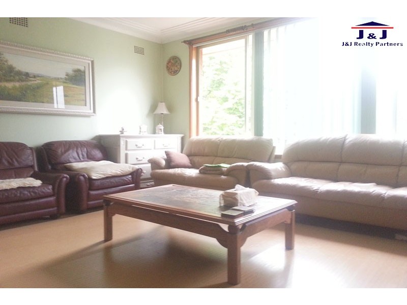 7 Montgomery Rd, Carlingford NSW 2118