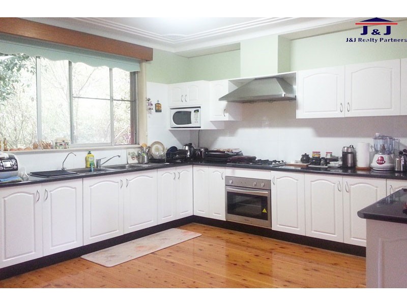 7 Montgomery Rd, Carlingford NSW 2118