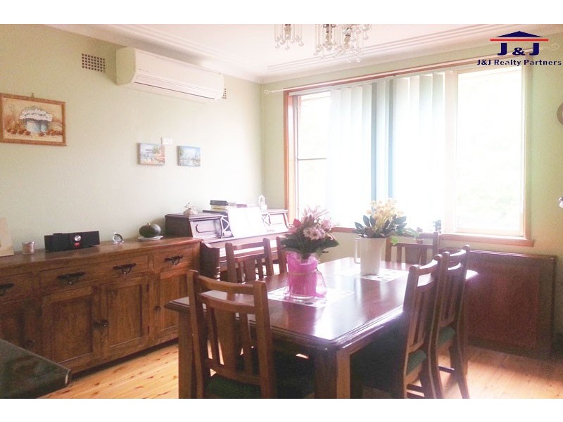 7 Montgomery Rd, Carlingford NSW 2118