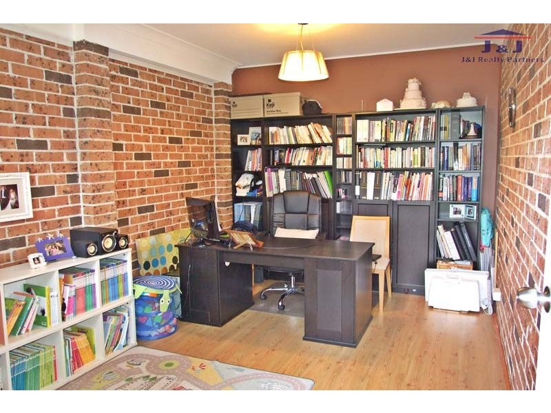 1/100 Kissing Point Rd, Dundas NSW 2117