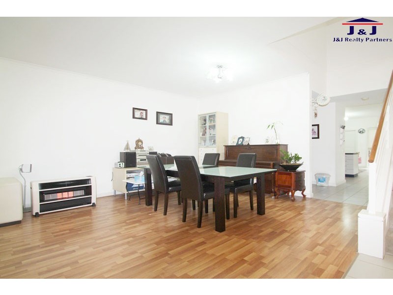 18 Beaurepaire Ave, Newington NSW 2127