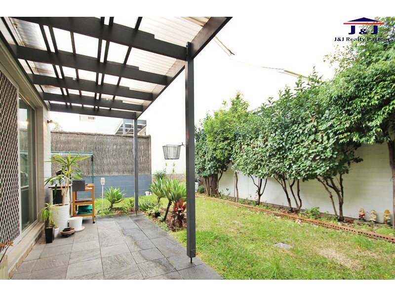 18 Beaurepaire Ave, Newington NSW 2127