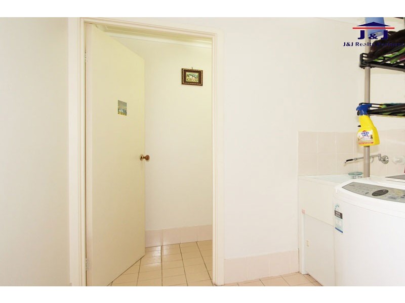1 Silkyoak Grove, Greenacre NSW 2190