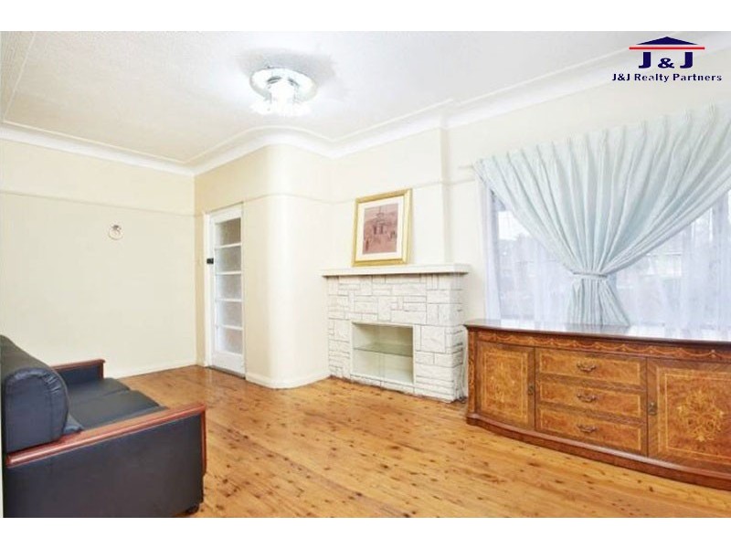 45 Church Ave, Westmead NSW 2145