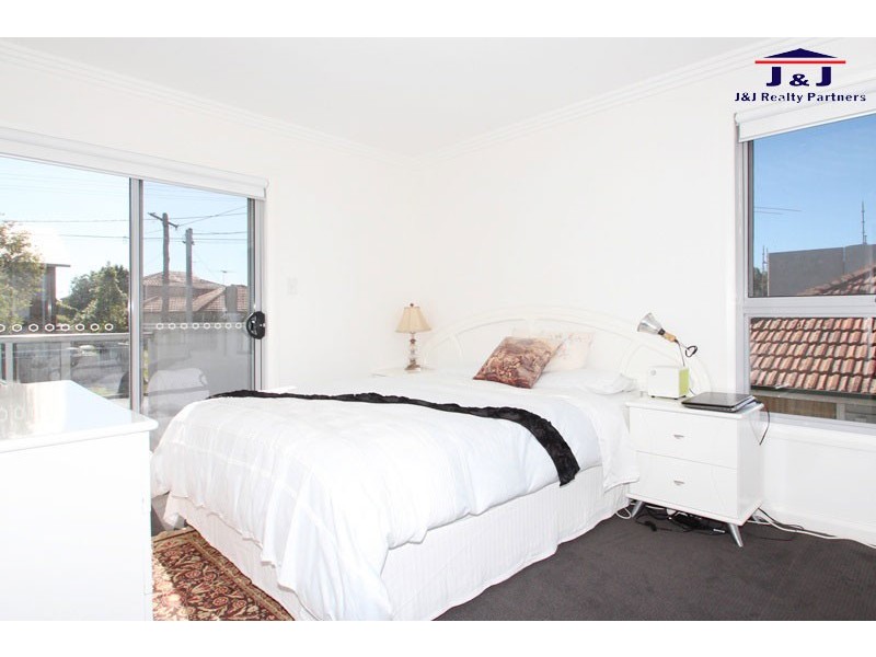 5 Lawfrod St, Greenacre NSW 2190