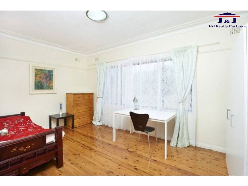 45 Church Ave, Westmead NSW 2145