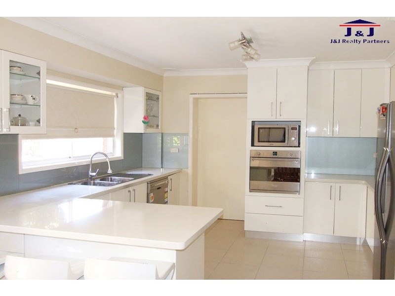 67 Dresden Ave, Castle Hill NSW 2154