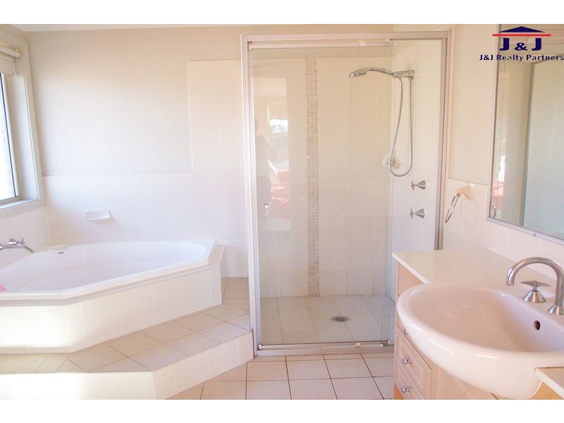 31 Pentonville Pde, Castle Hill NSW 2154