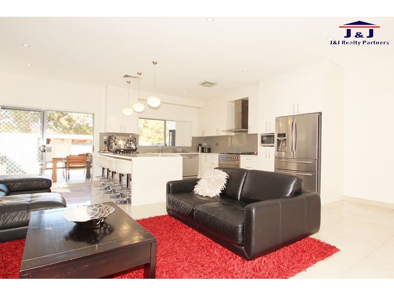 14 Narani Cres, Earlwood NSW 2206