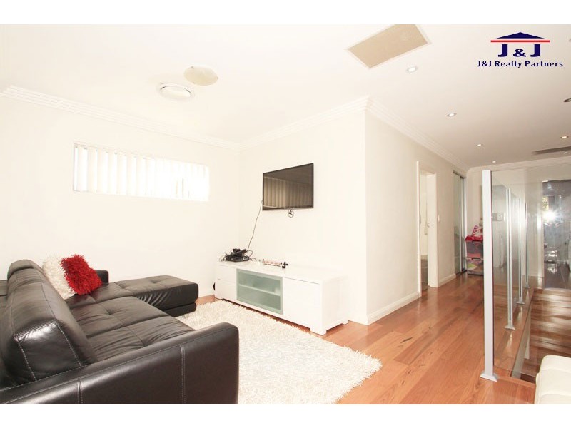 14 Narani Cres, Earlwood NSW 2206