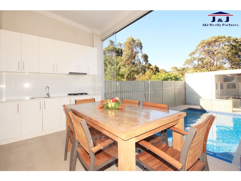 14 Narani Cres, Earlwood NSW 2206