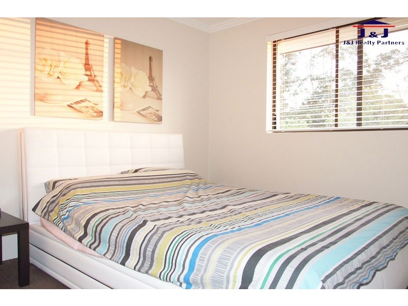1/217 Quarry Rd, Ryde NSW 2112