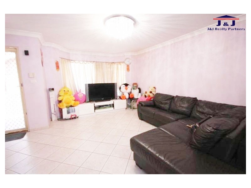 2/2 Myrtle Rd, Bankstown NSW 2200