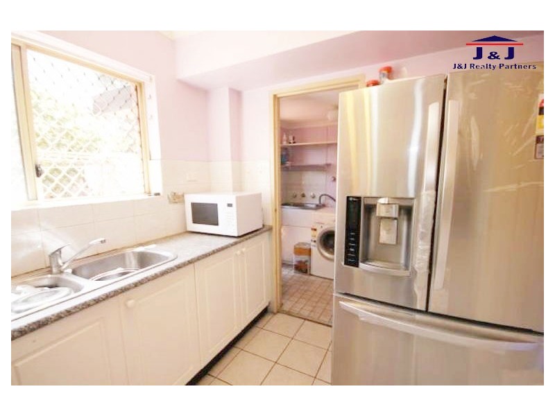 2/2 Myrtle Rd, Bankstown NSW 2200