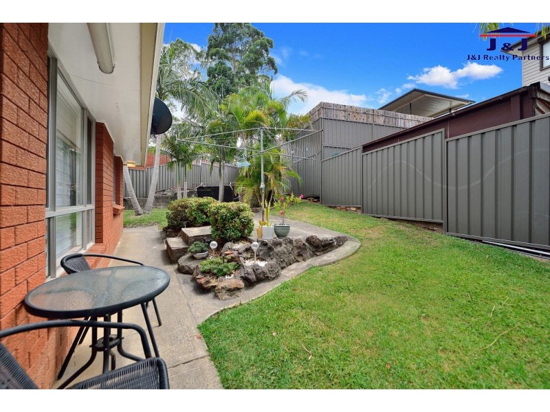 8 Barlow Place, Georges Hall NSW 2198