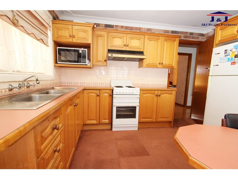 4 Esther St, Winston Hills NSW 2153